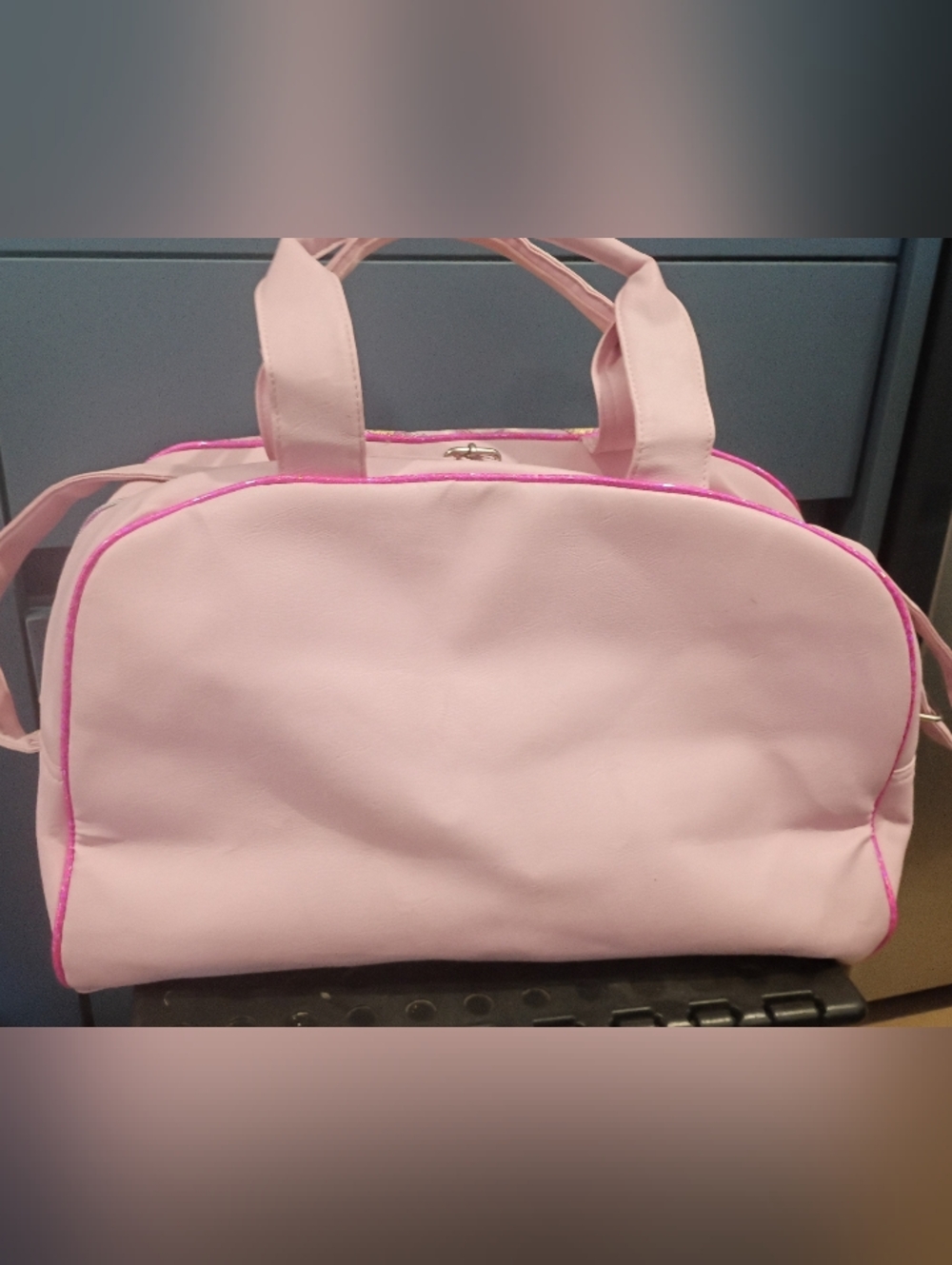 ☀️🌊Miss Gwen OMG 'CHEER' Duffle Bag with Pastel Rainbow/ Unicorn Print- New! - Picture 3 of 9